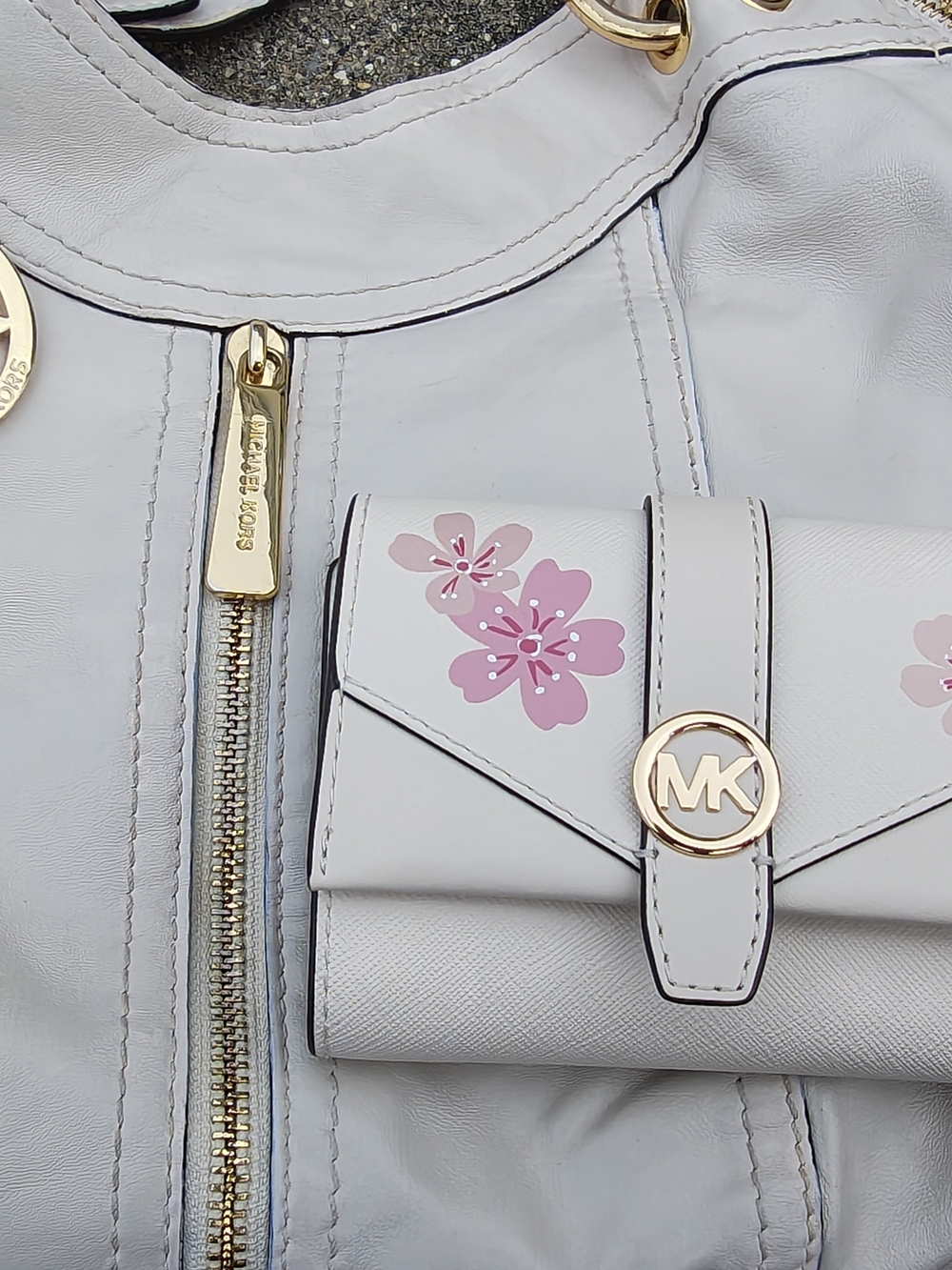 Michael Kors White Shoulder Bag with Matching Floral Wallet